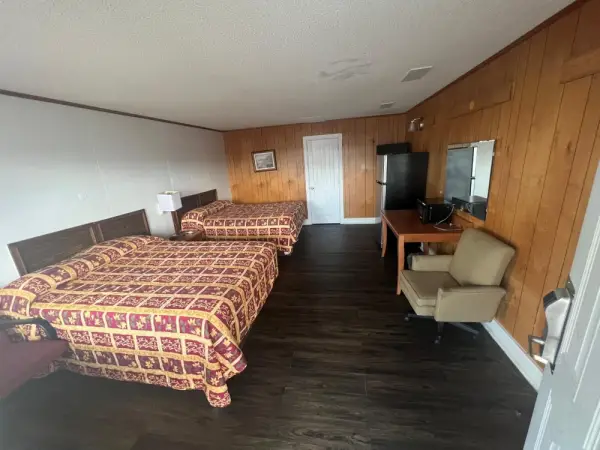 Pinelodge Motel 6